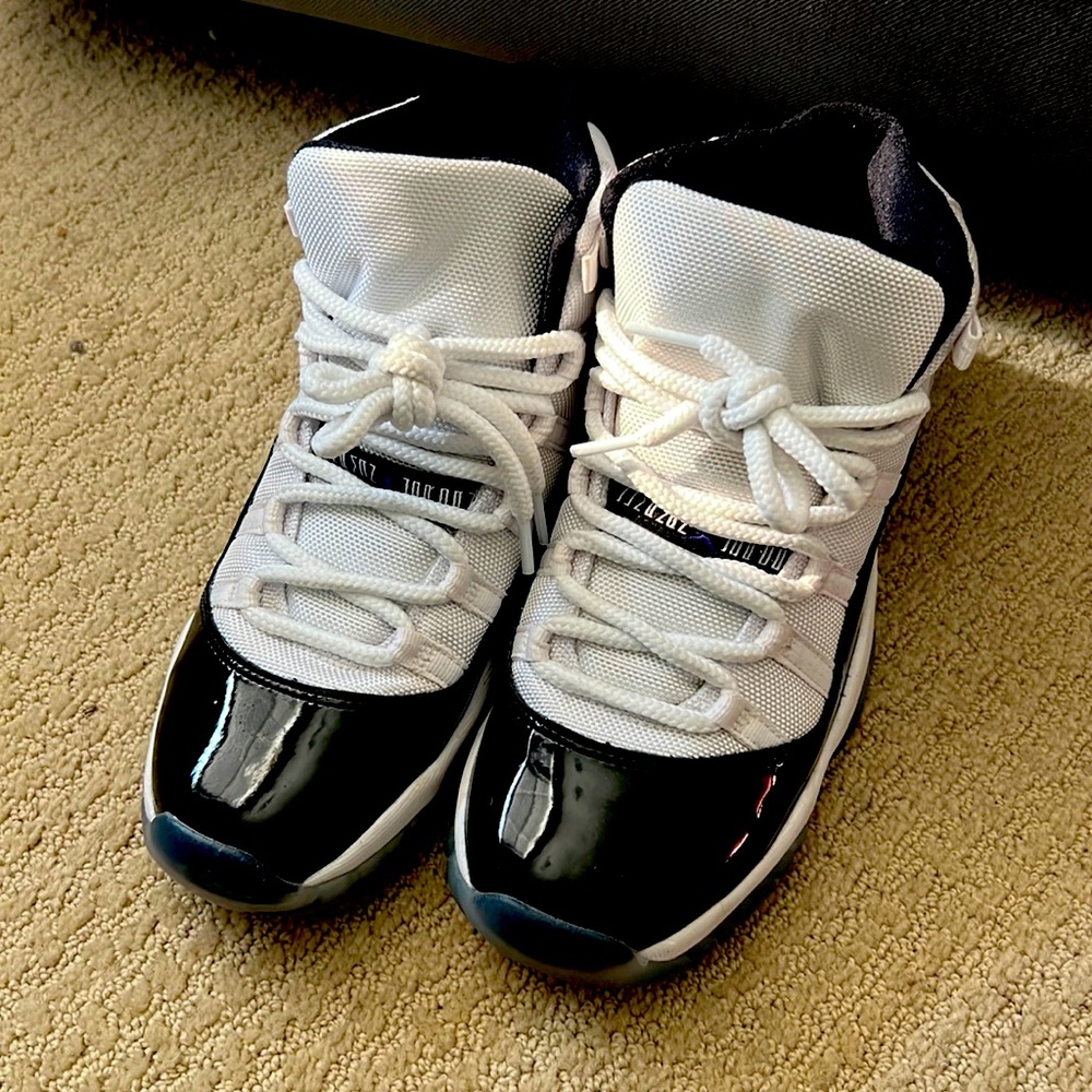 Jordan 11s Concords size 6.5